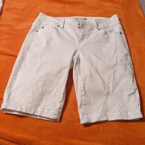 Torrid Womens Bermuda Jegging Shorts White 10